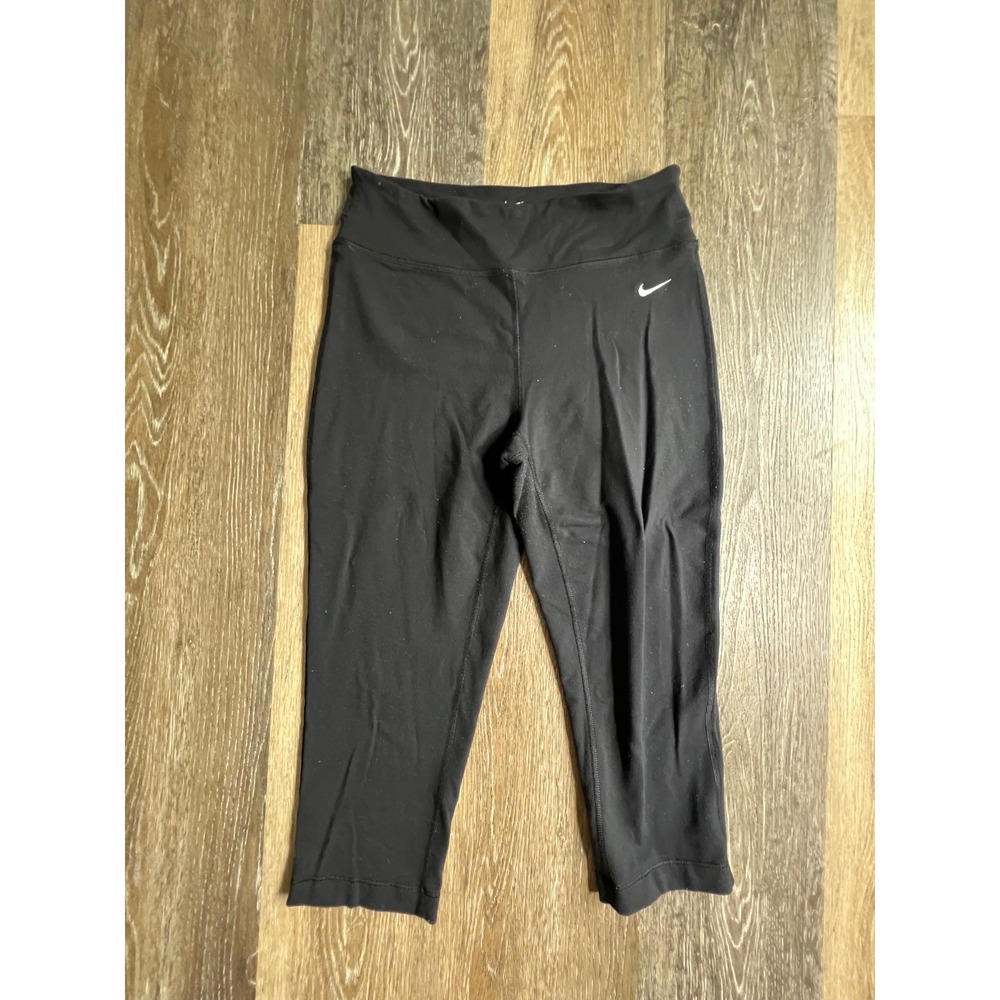 Nike Dri-FIT Leggings Women Size M Black Cropped Capri Athletic Workout Pants